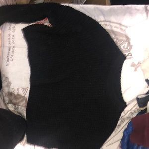 Black nitted sweater